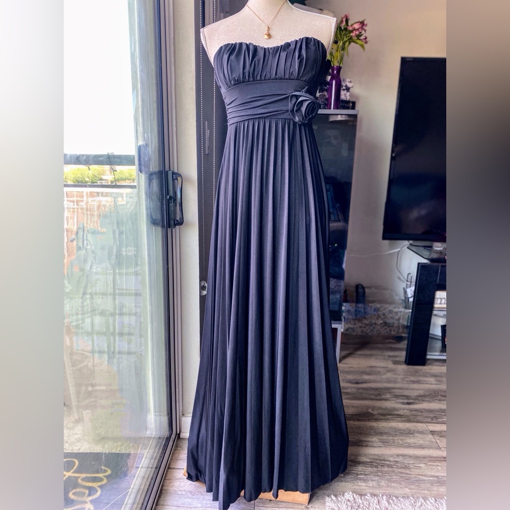 Speechless Strapless Pleated Gown Black - Medium